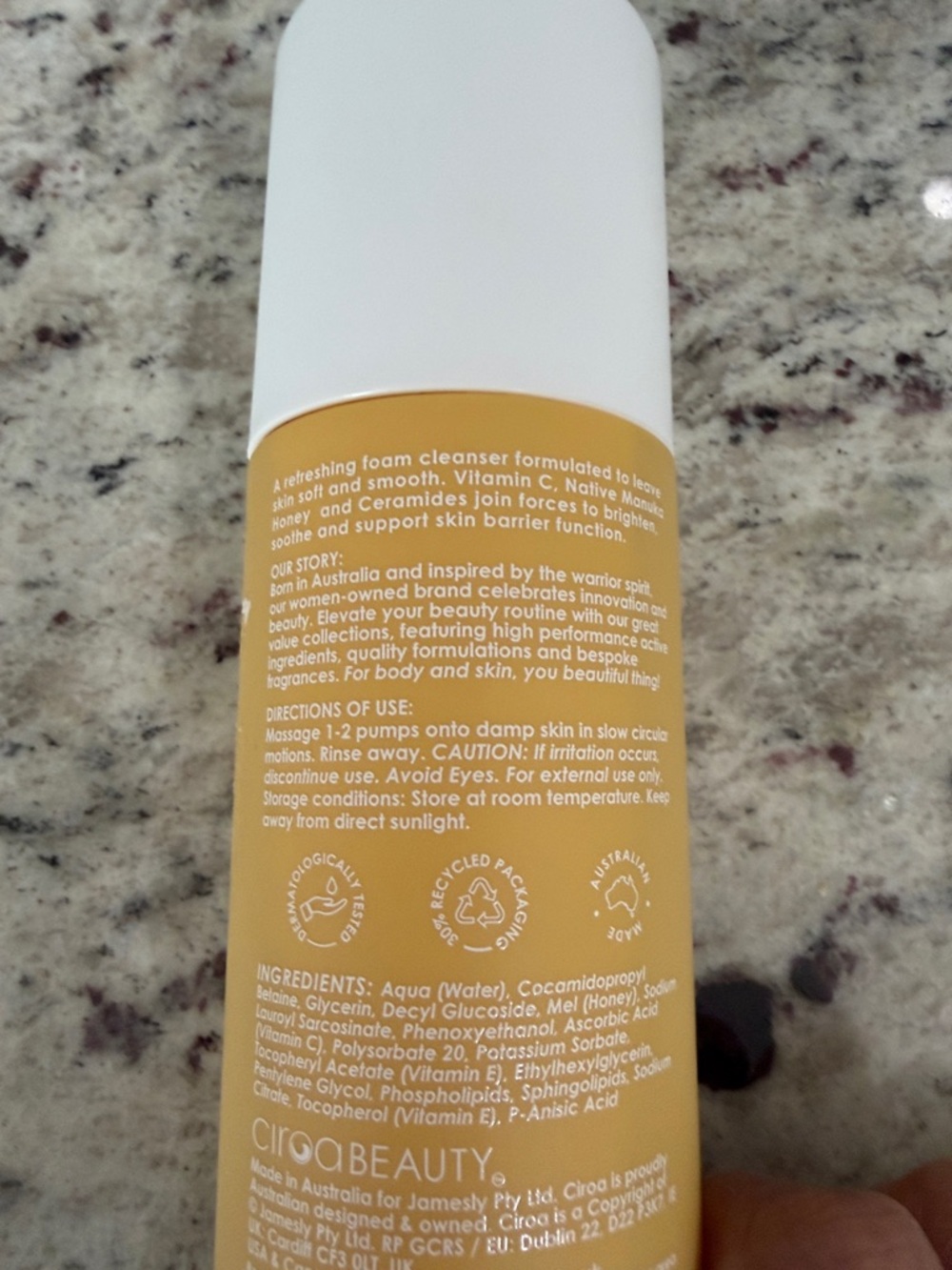 CIROA Foaming Face Cleanser with Vitamin C & Manuka Honey - Picture 3 of 4